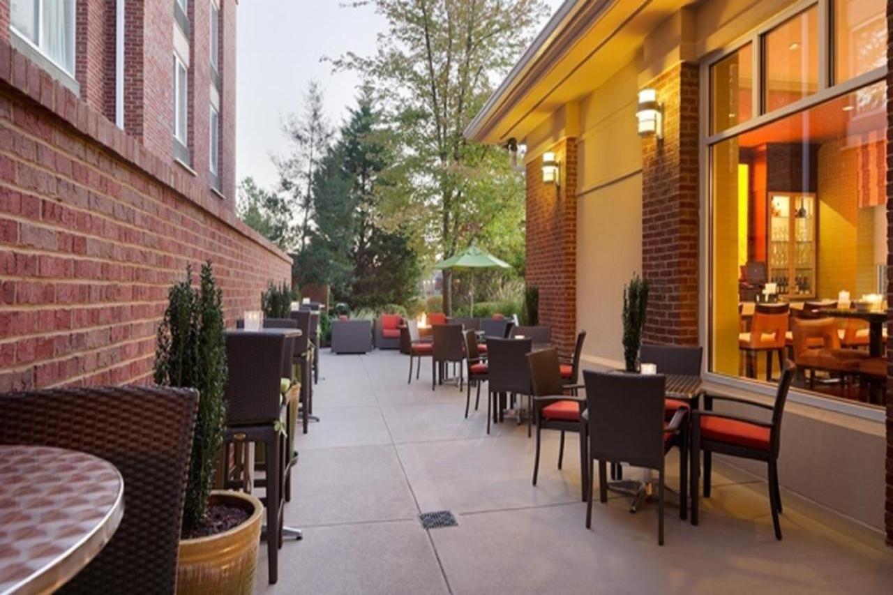 Hilton Garden Inn Atlanta North/Johns Creek Exterior photo